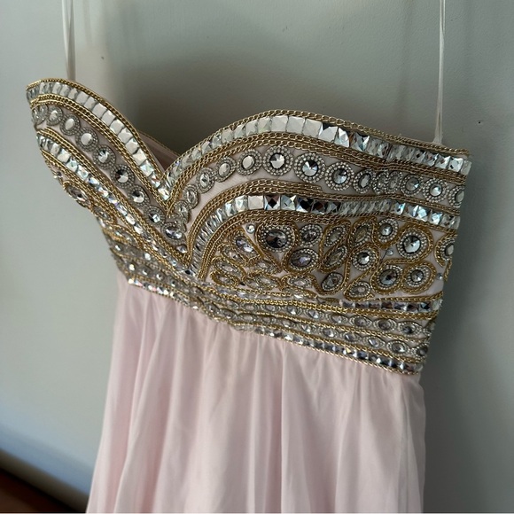 Madison James 15-116 Prom Formal Dress Gown - Picture 5 of 10